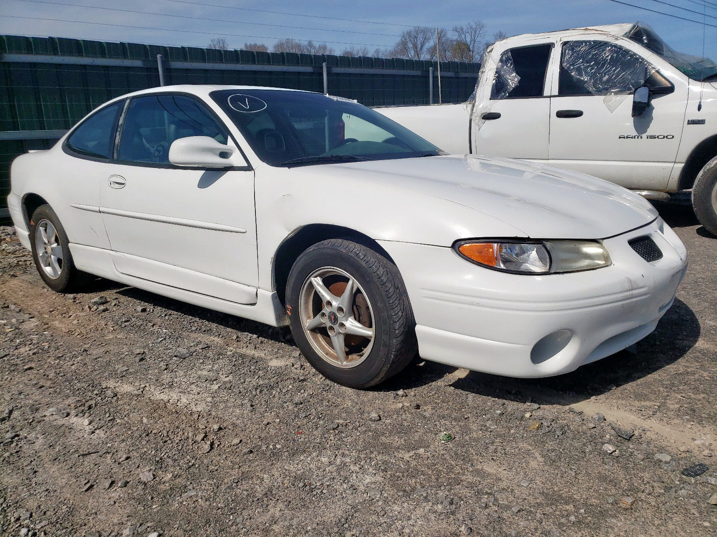 2000 PONTIAC GRAND PRIX - 1G2WP12K1YF102236