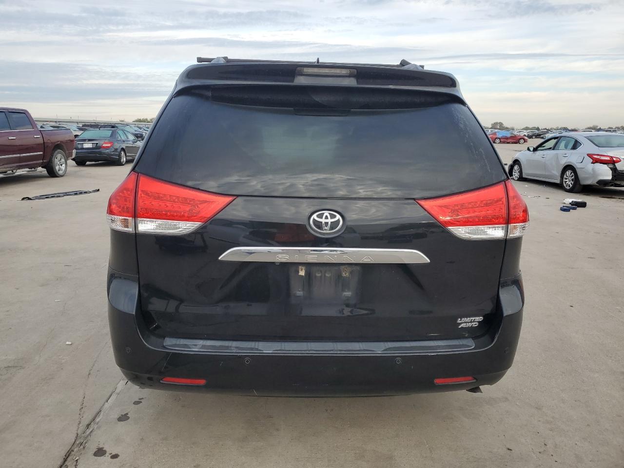 2012 TOYOTA SIENNA XLE - 5TDDK3DC8CS035694