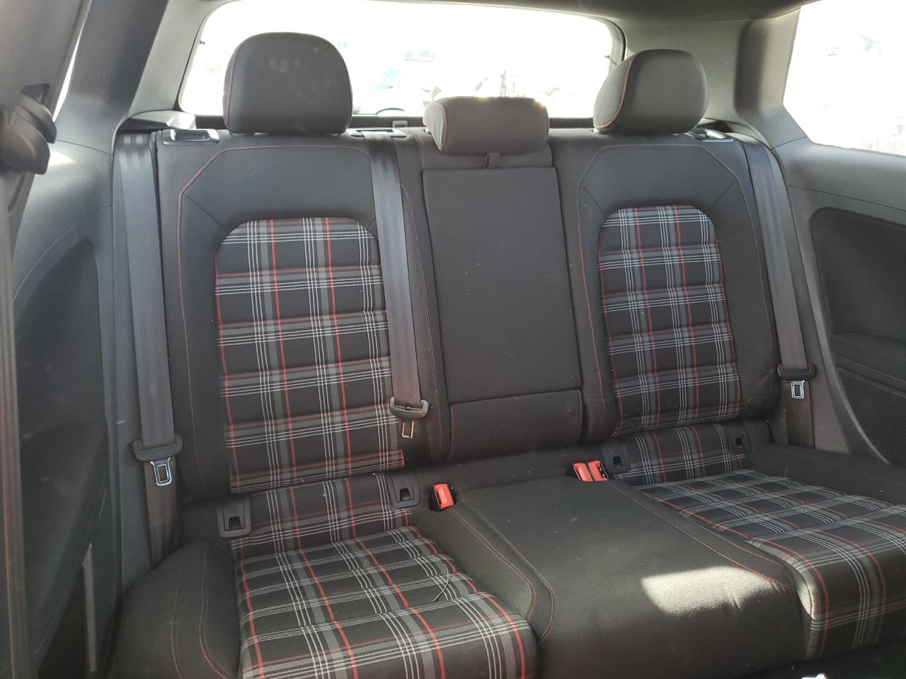 2015 VOLKSWAGEN GTI - 3VWYT7AU9FM040472