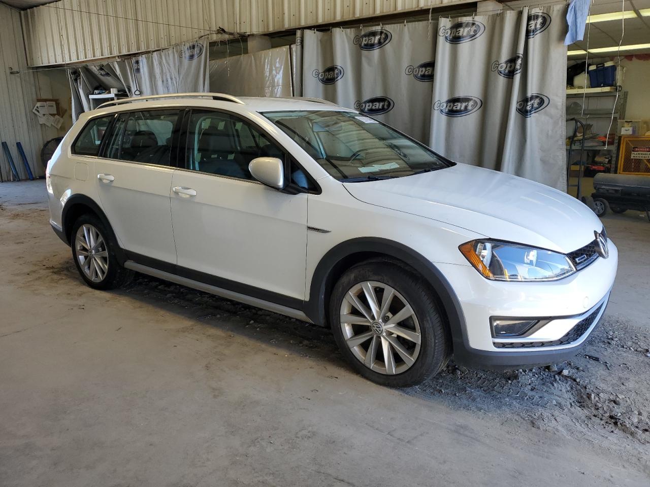 2017 VOLKSWAGEN GOLF ALLTR - 3VWH17AU7HM524150