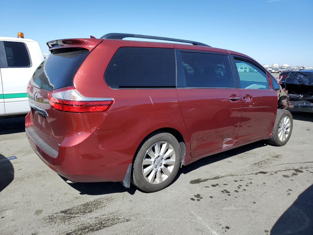 2015 TOYOTA SIENNA XLE - 5TDYK3DCXFS596260