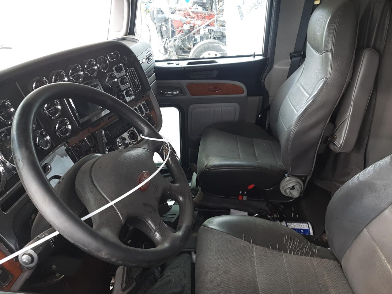 2010 PETERBILT 389 - 1XPXD49X7AD108828