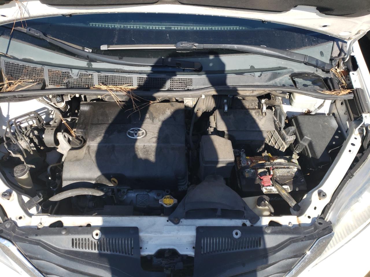 2011 TOYOTA SIENNA LE - 5TDKK3DC8BS094122