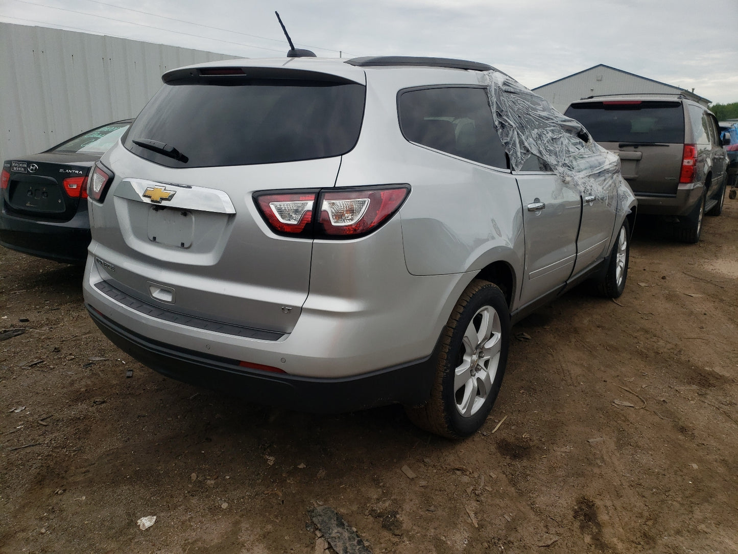 2017 CHEVROLET TRAVERSE L - 1GNKRGKD2HJ304547