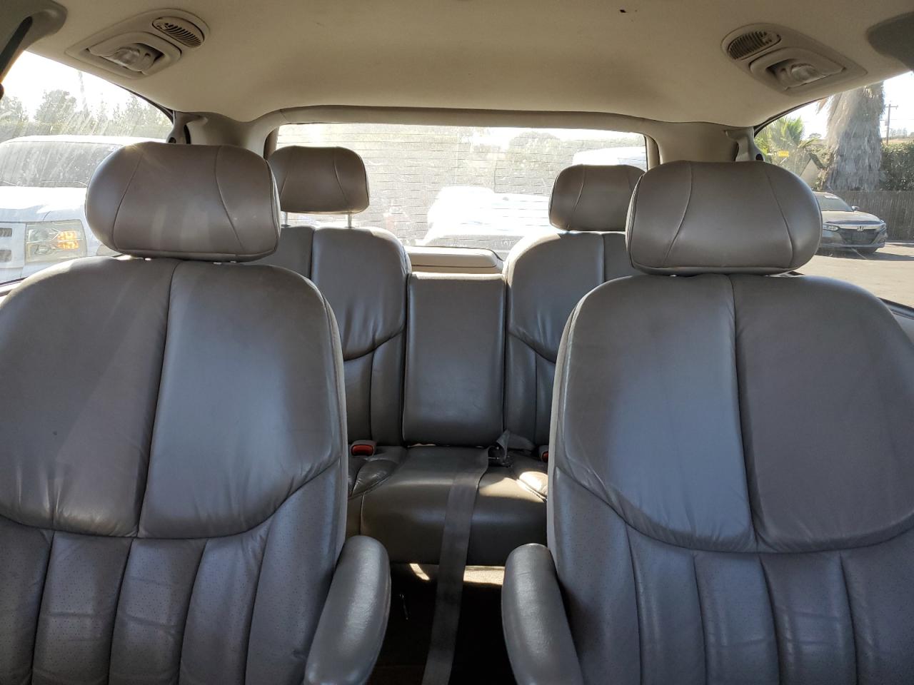 2000 CHRYSLER TOWN & COU - 1C4GT64L0YB620358