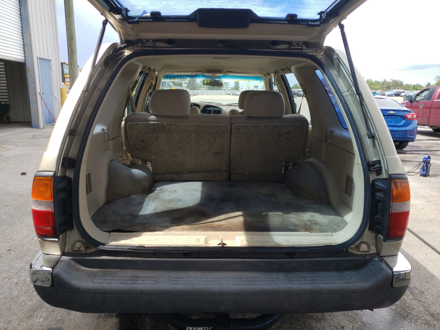 1998 NISSAN PATHFINDER - JN8AR05Y6WW260129