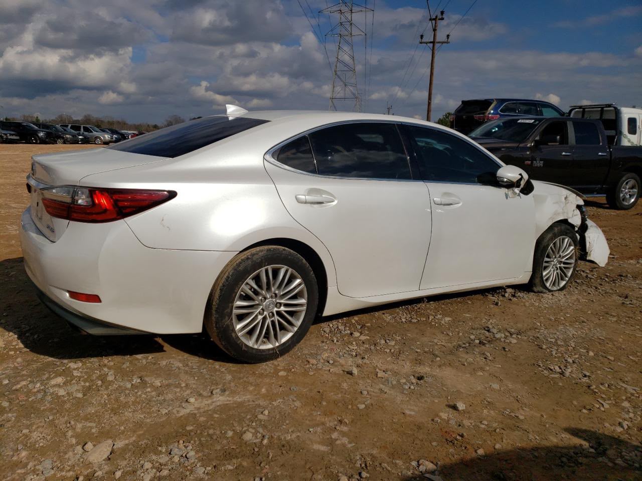 2018 Lexus ES 350 | White | 3.5L V6 FWD Sedan | VIN: 58ABK1GGXJU088615 — photo 2