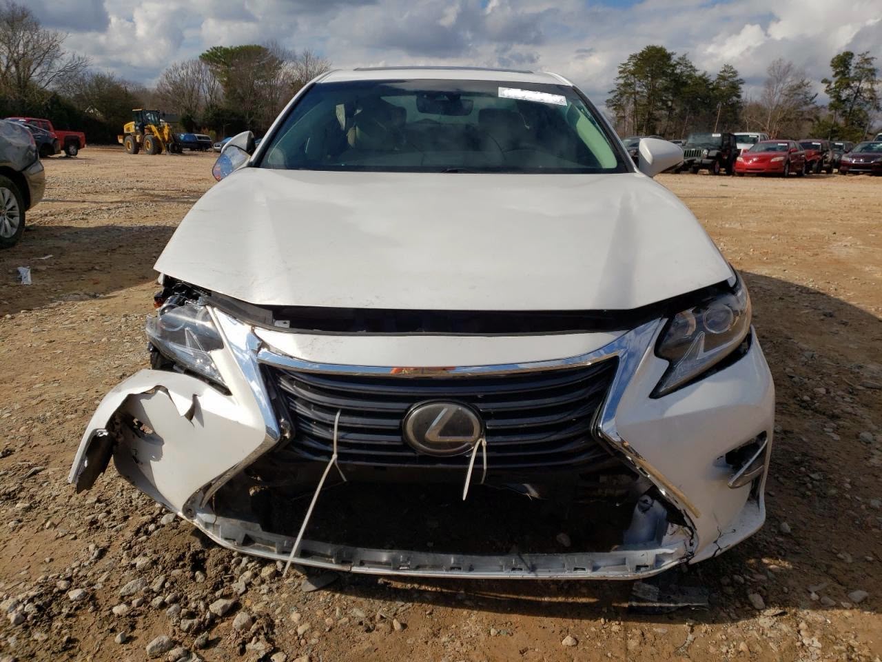2018 Lexus ES 350 | White | 3.5L V6 FWD Sedan | VIN: 58ABK1GGXJU088615 — photo 4