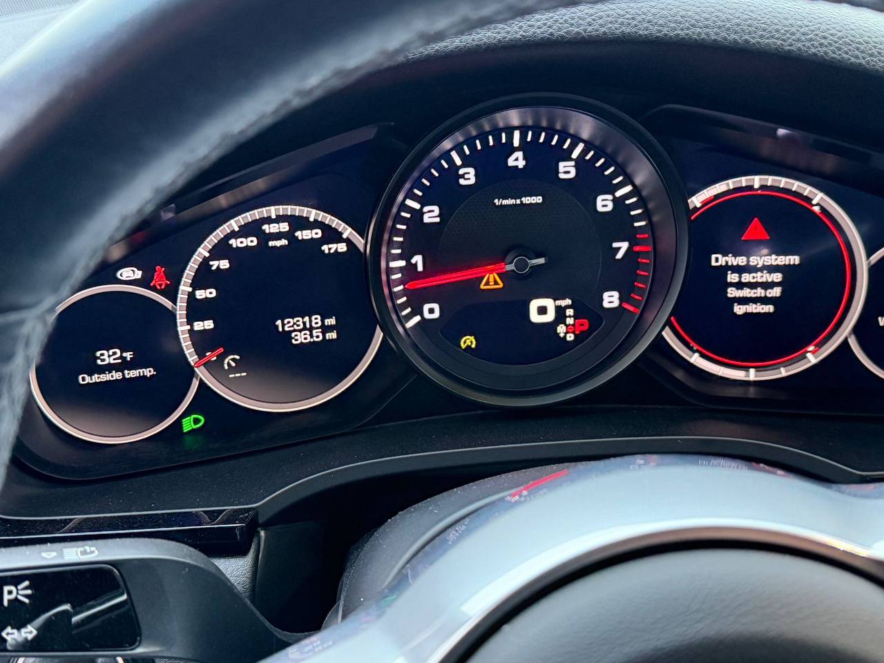 2020 Porsche Cayenne | AWD | Low Mileage | VIN: WP1AA2AY5LDA02940 — photo 4