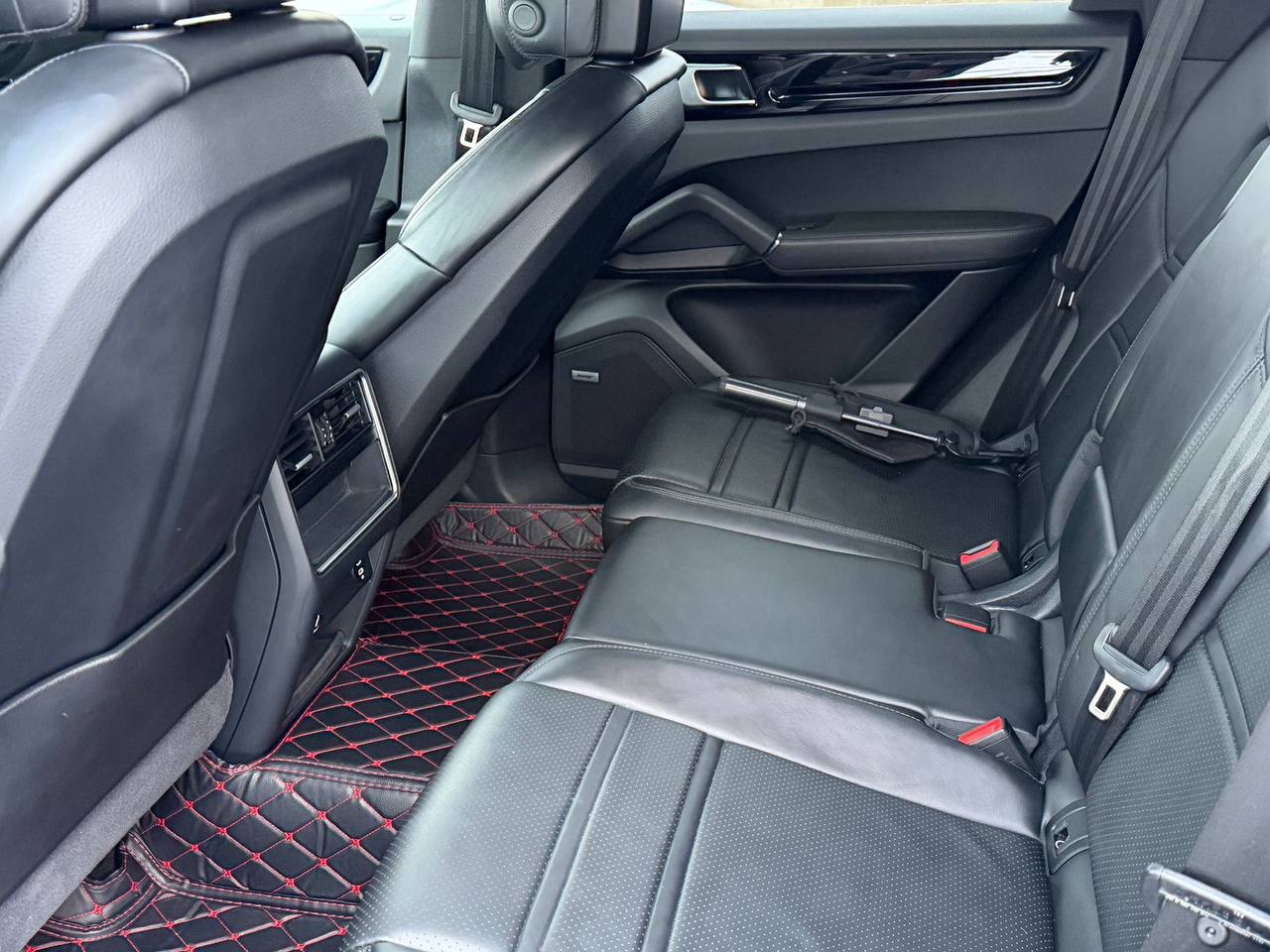 2020 Porsche Cayenne | AWD | Low Mileage | VIN: WP1AA2AY5LDA02940 — photo 9