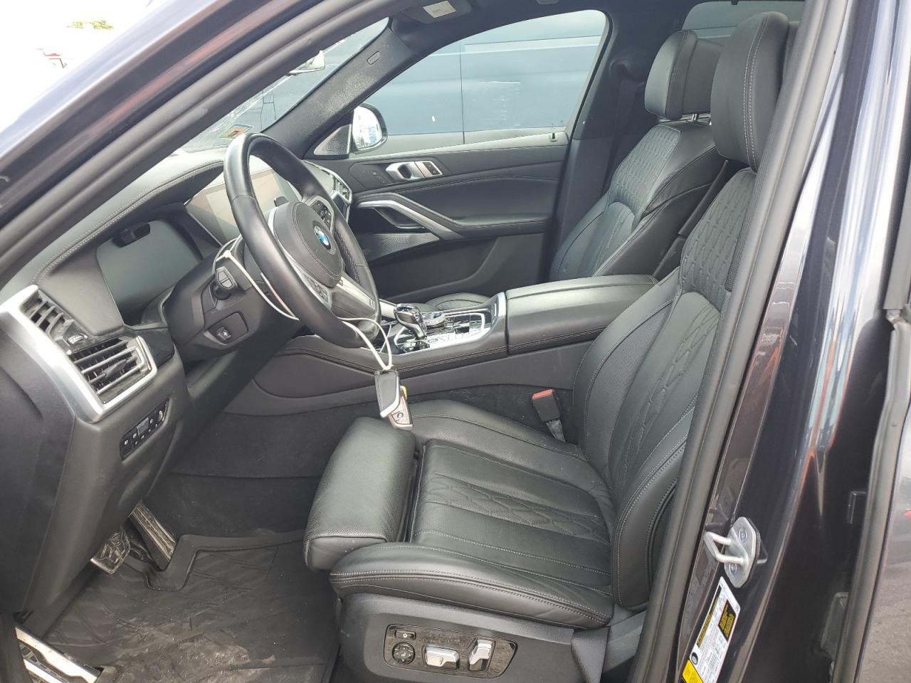 2021 BMW X6 M50I - 5UXCY8C02M9G37894 — photo 7