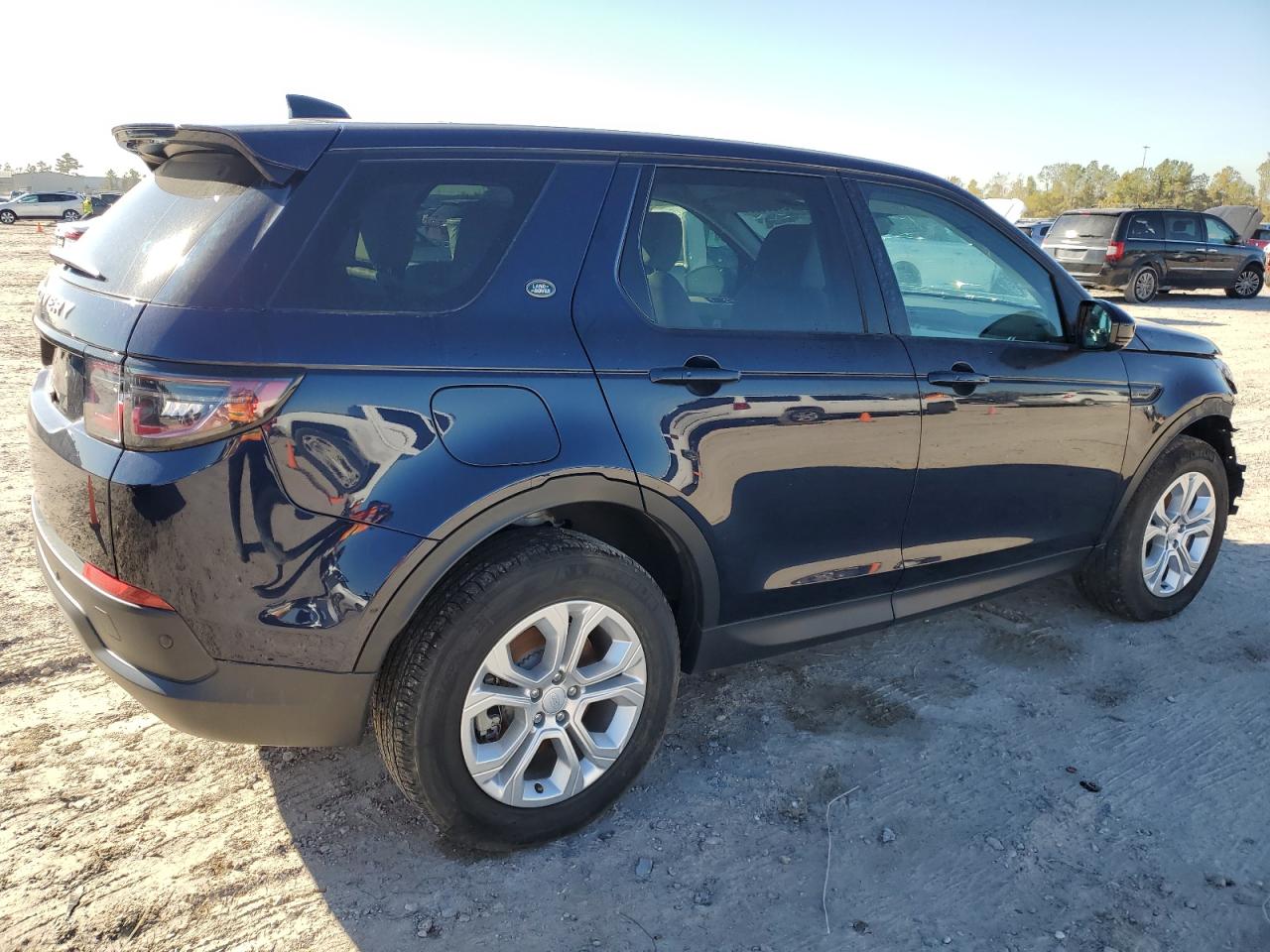 2023 LAND ROVER DISCOVERY - SALCJ2FXXPH914478 — photo 3