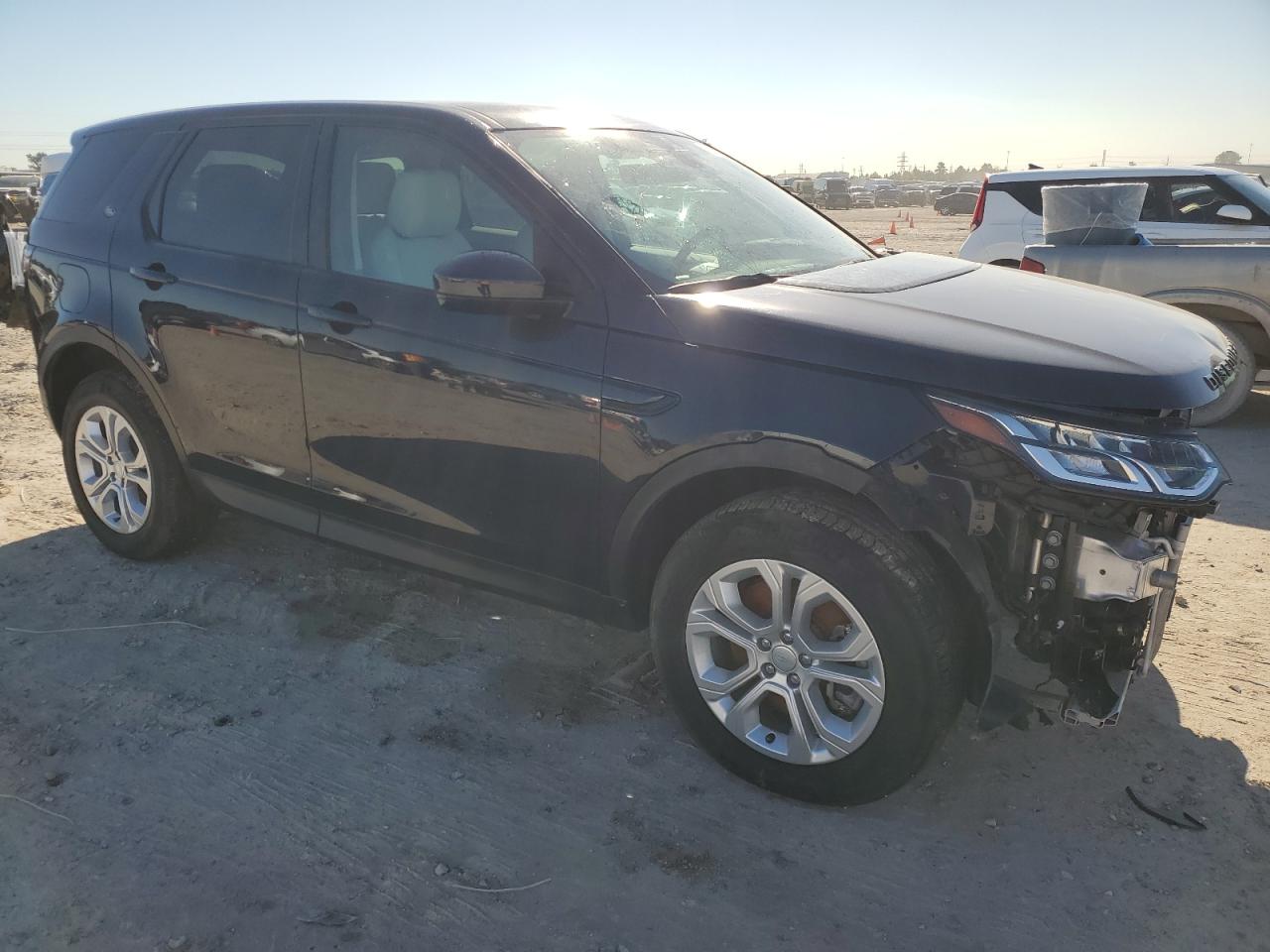 2023 LAND ROVER DISCOVERY - SALCJ2FXXPH914478 — photo 4