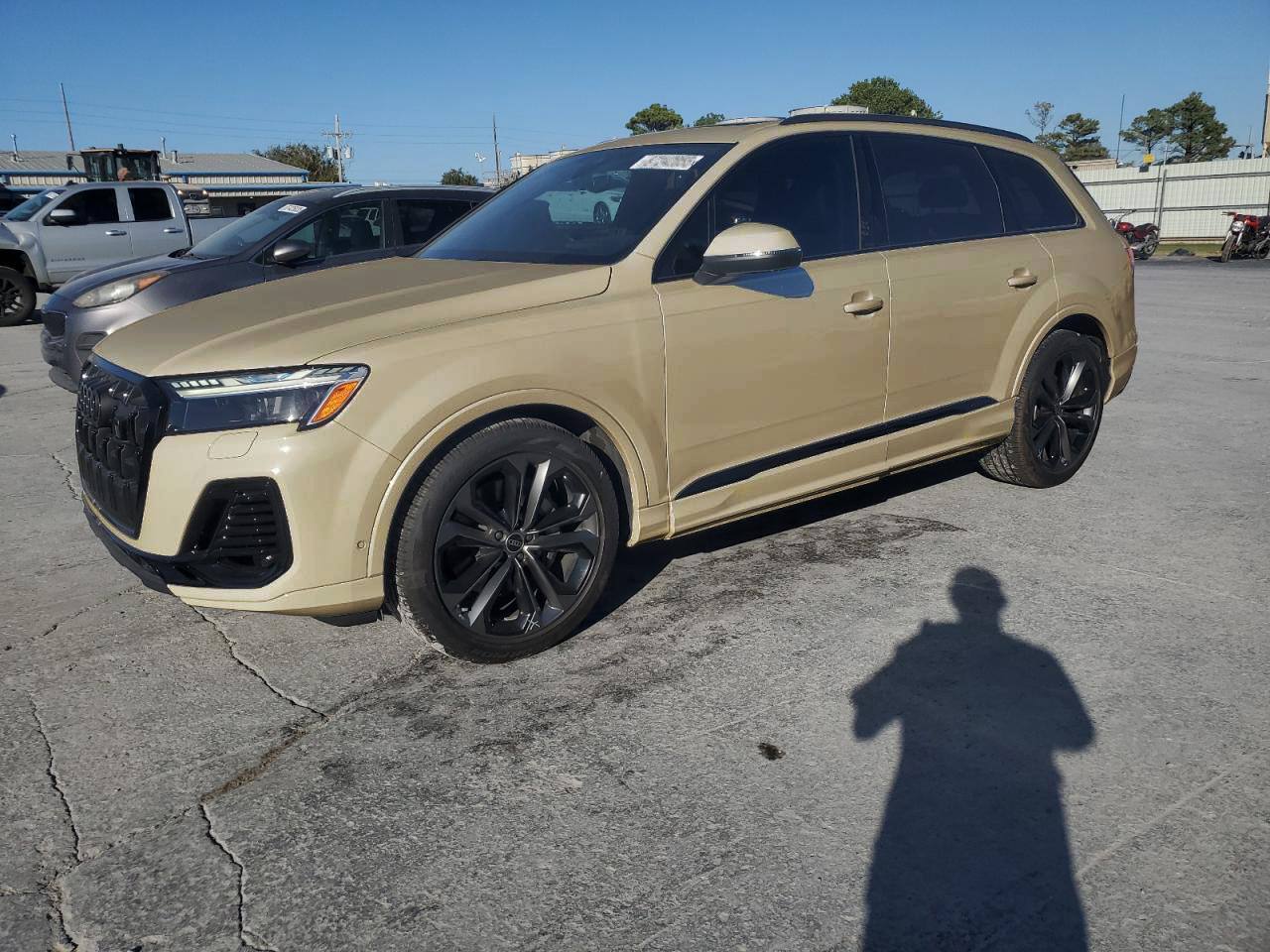 2025 Audi Q7 | Run and Drive | VIN: WA1LCBF75SD020609 — photo 2