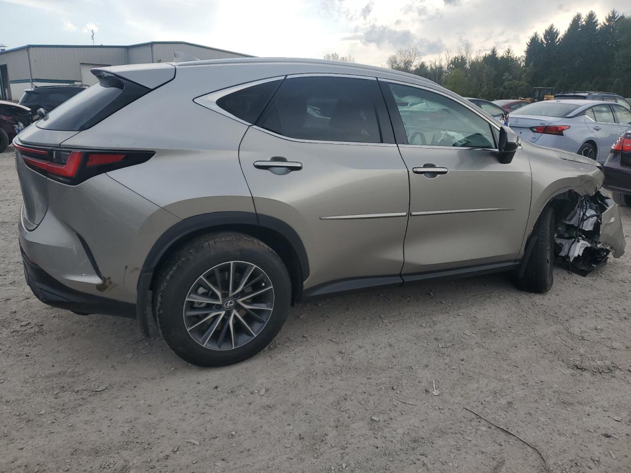 2025 LEXUS NX 350H BA | SILVER | 2.5L 4 | VIN: 2T2GKCEZ3SC035198 — photo 3