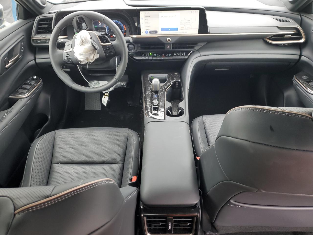 2025 TOYOTA CROWN XLE | WHITE | VIN: JTDAAAAF4S3032316 — photo 8