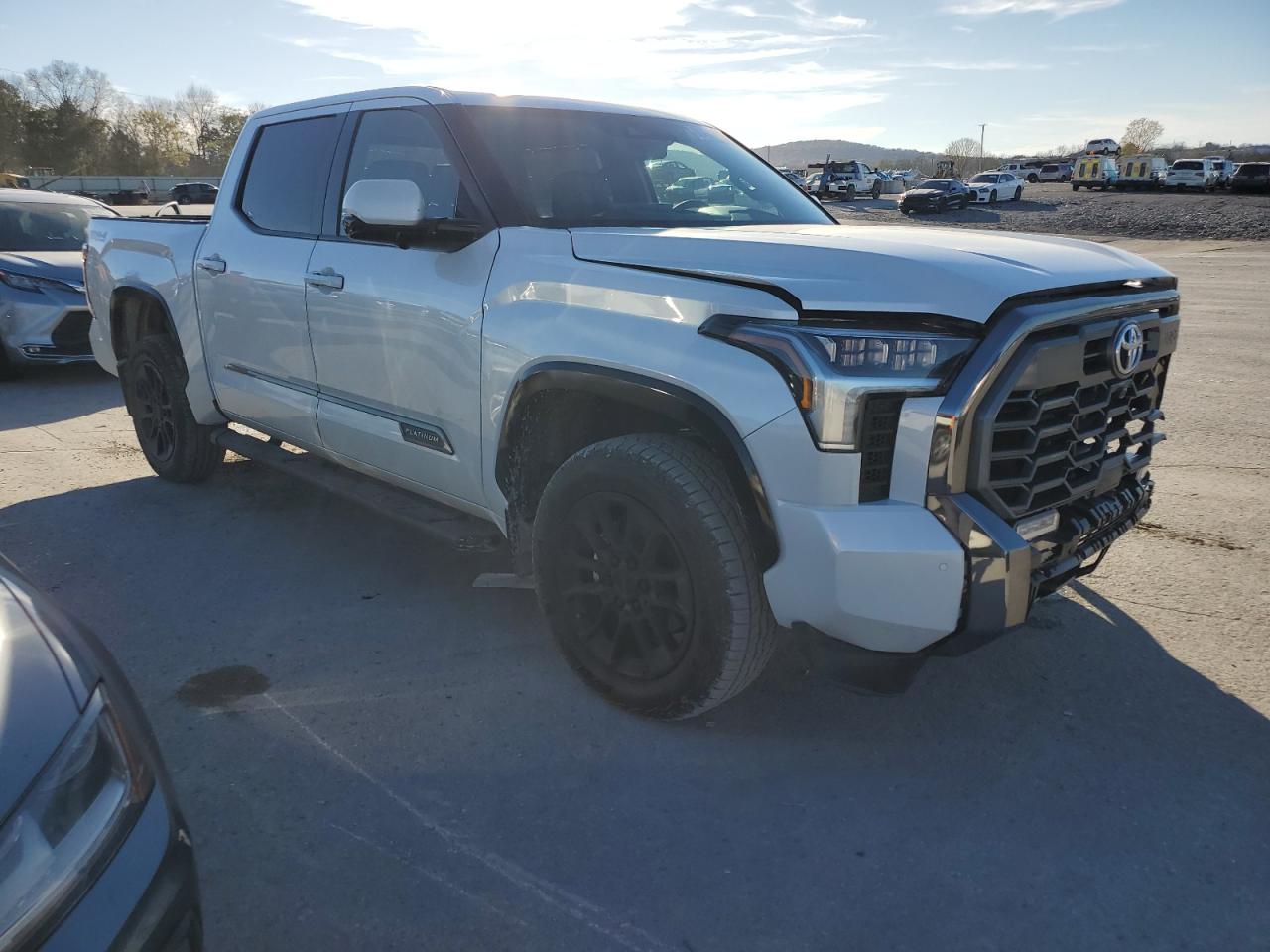 2025 TOYOTA TUNDRA CRE | WHITE | 3.4L 6 | VIN: 5TFWA5DB4SX241294 — photo 4