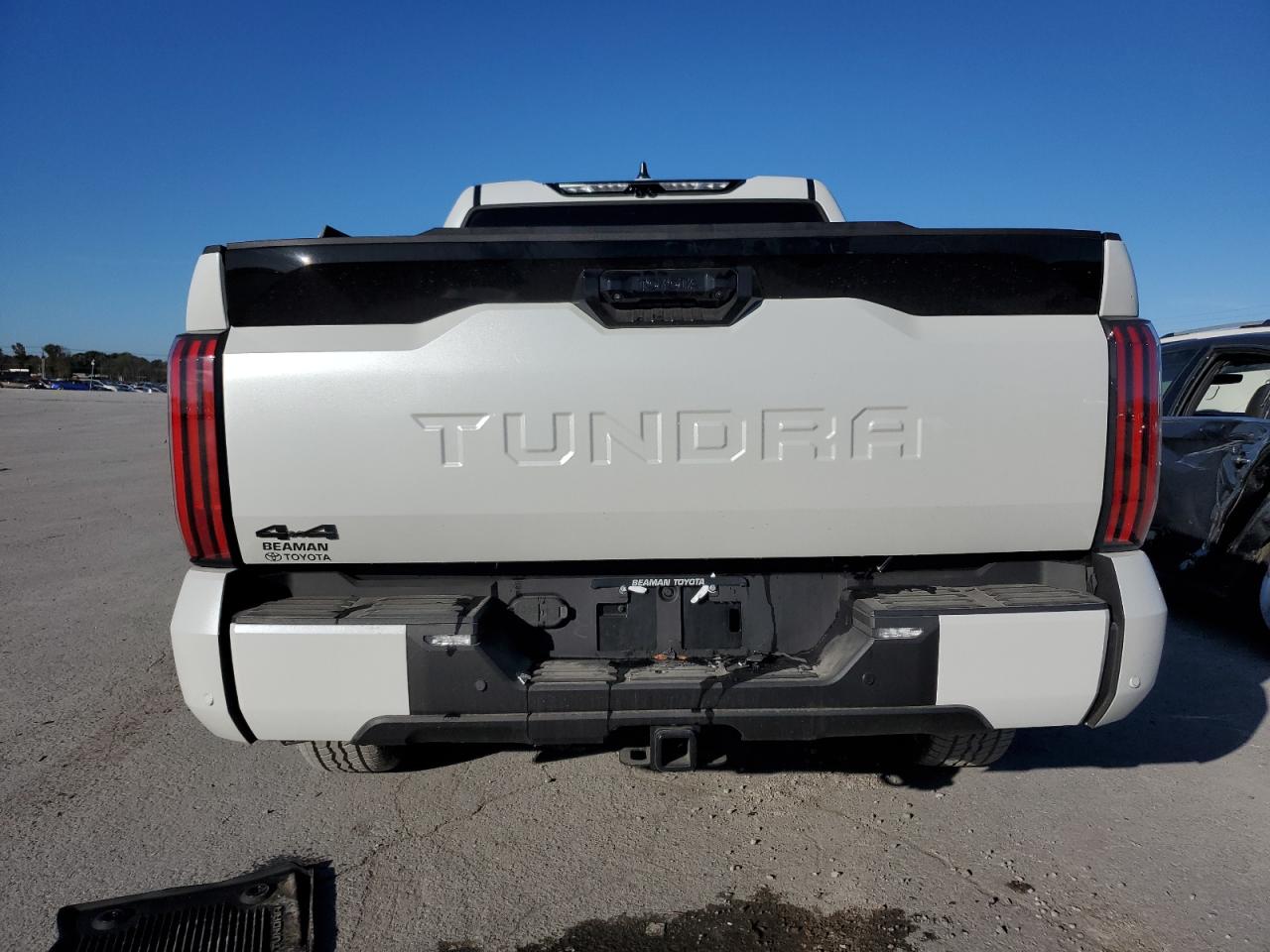 2025 TOYOTA TUNDRA CRE | WHITE | 3.4L 6 | VIN: 5TFWA5DB4SX241294 — photo 6