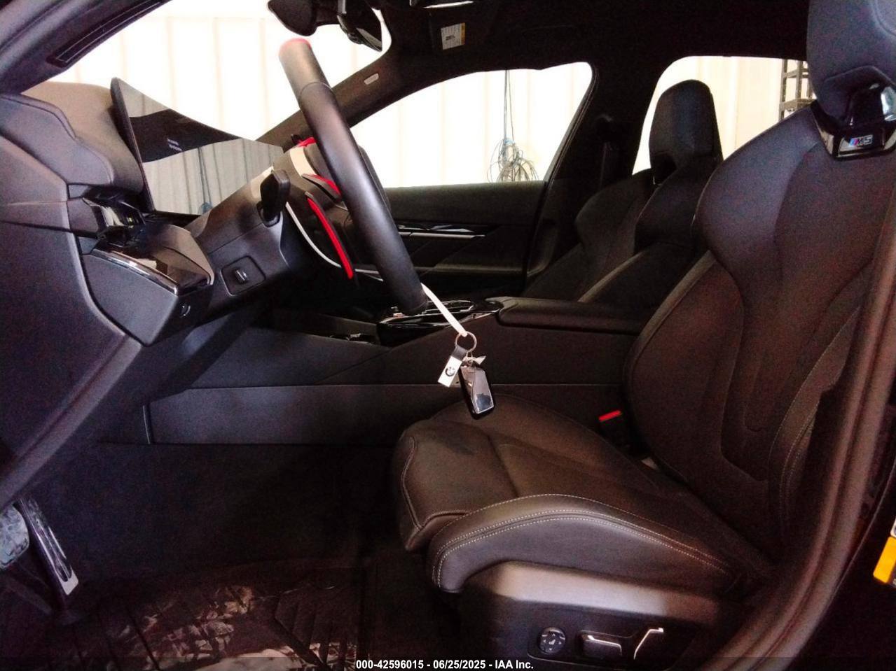 BMW M5 2025 – Low-Mileage IAAI Auction Vehicle | VIN: WBS83FK03SCU77171 — photo 8