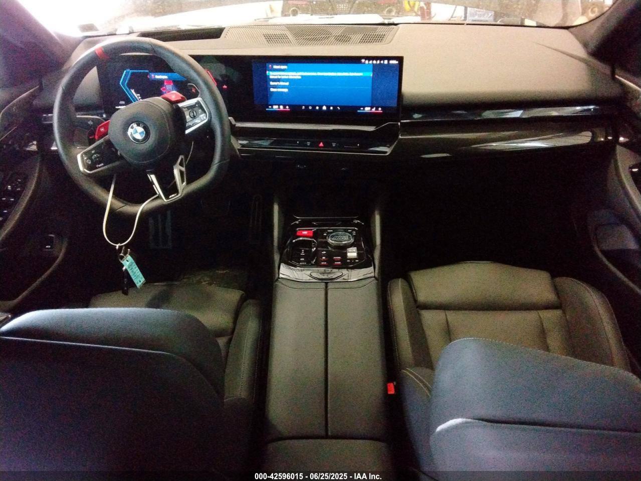 BMW M5 2025 – Low-Mileage IAAI Auction Vehicle | VIN: WBS83FK03SCU77171 — photo 9