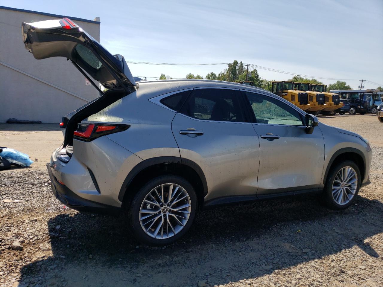 LEXUS NX 350H BA 2025 | 2.5L 4 | VIN: 2T2GKCEZ0SC032100 — photo 3